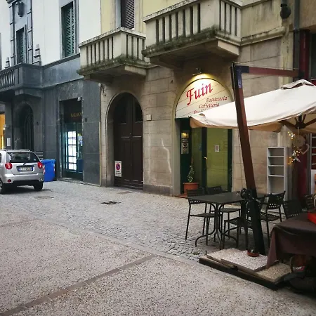 At Center Town Konukevi