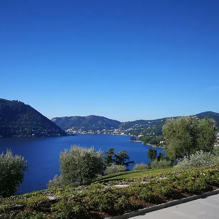 At Center Town Como